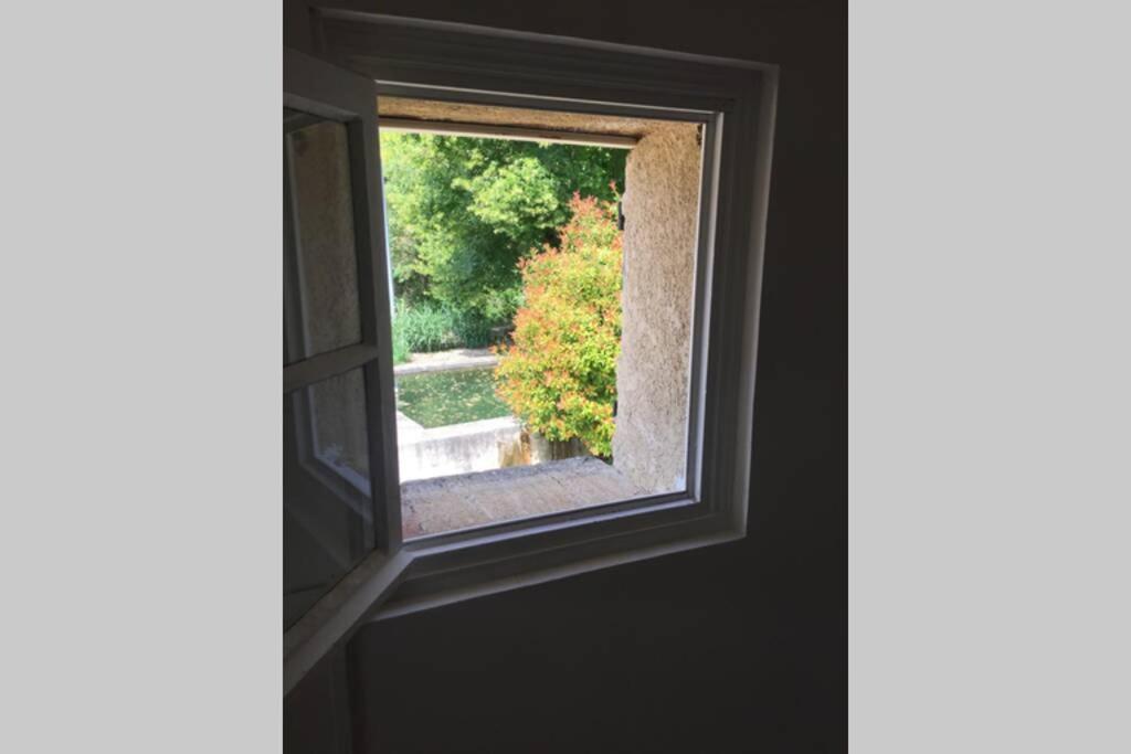 Cabanon De Charme En Plein Coeur Des Vignes